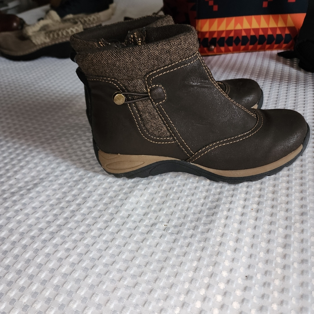 EASTLAND EUC WOMEN'S SIZE 7M BRIDGETTE ANKLE BOOTS